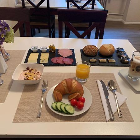 Hotel Berg Кьолн Екстериор снимка