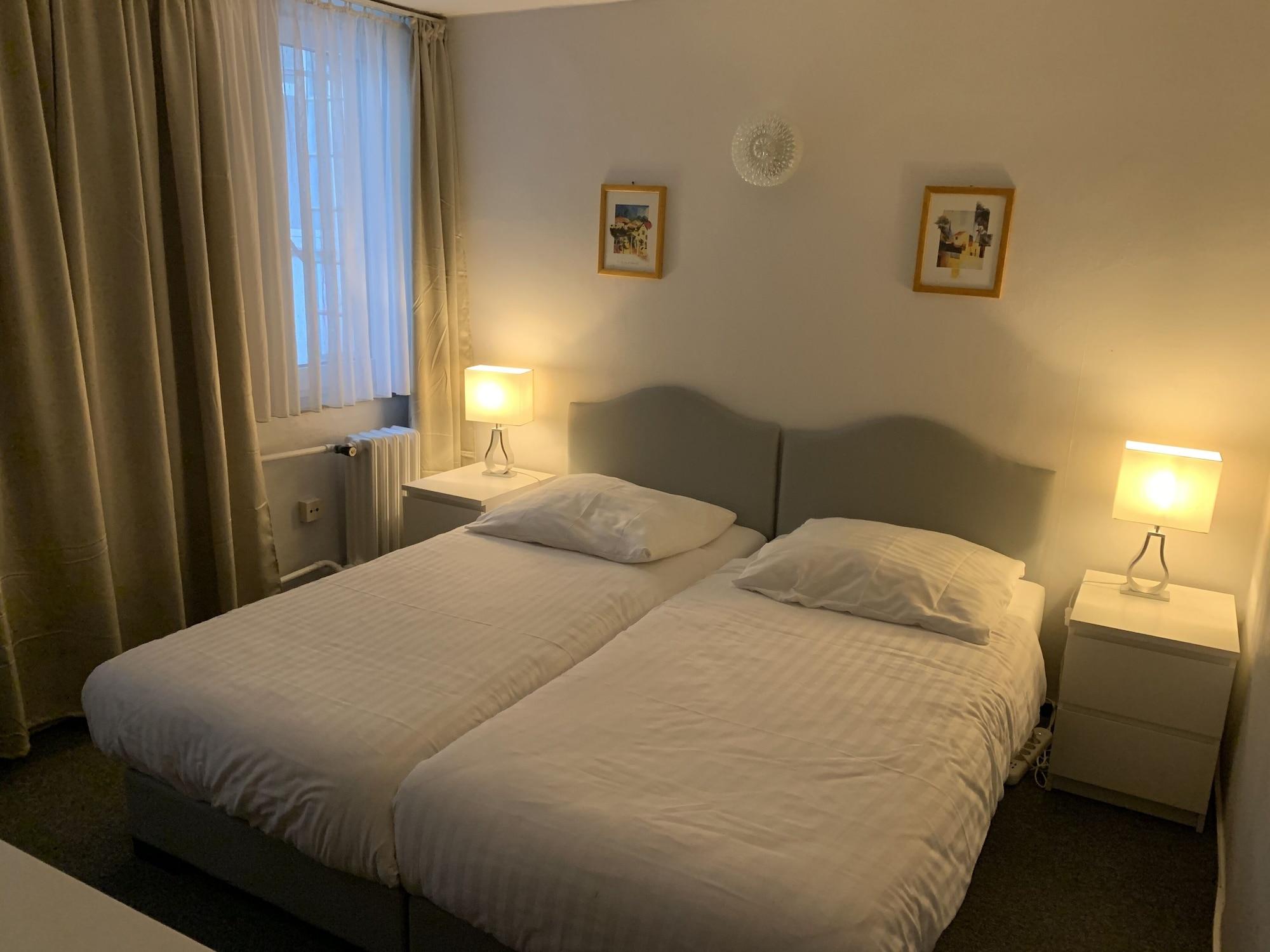 Hotel Berg Кьолн Екстериор снимка