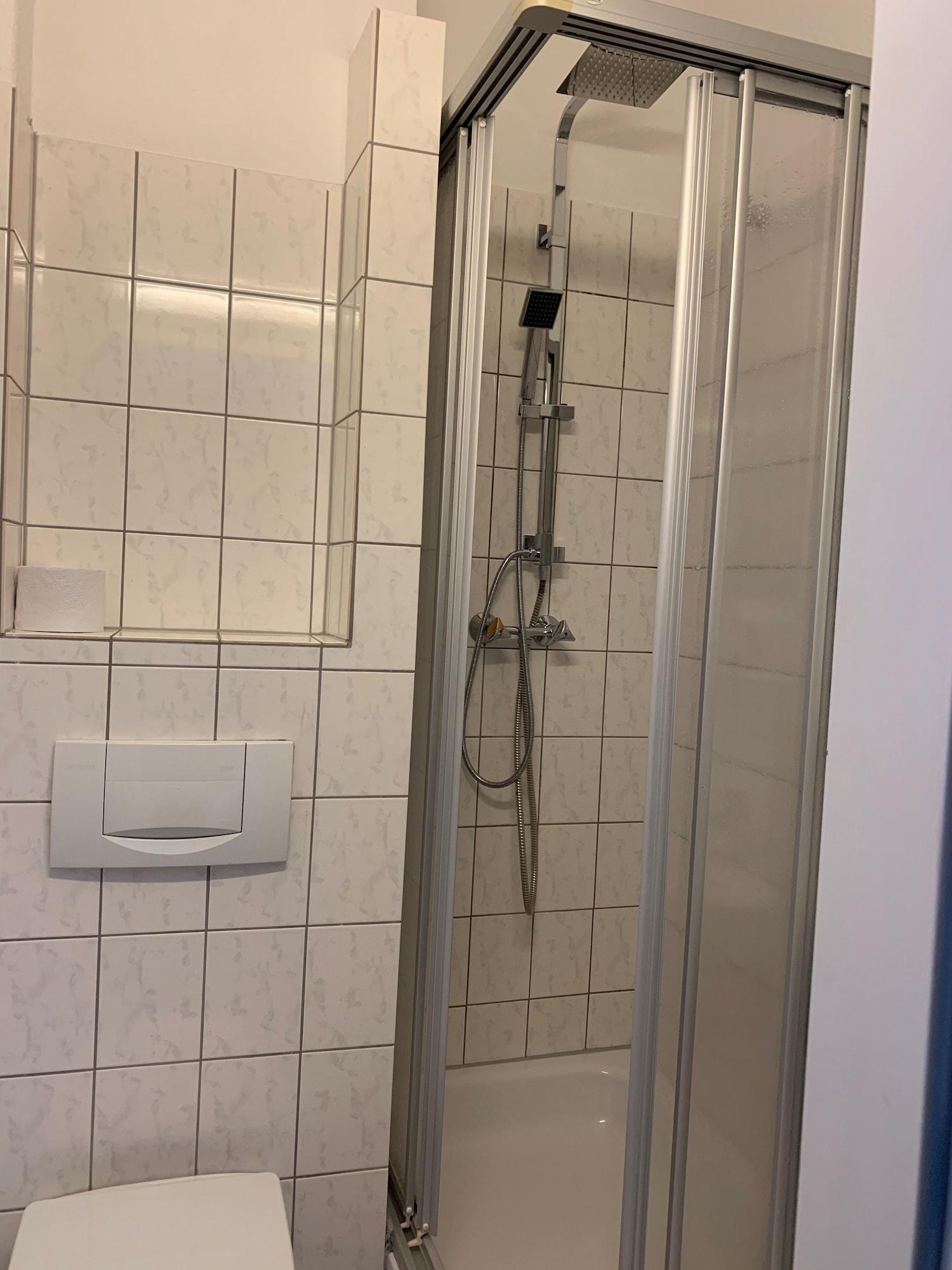 Hotel Berg Кьолн Екстериор снимка